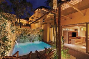 Family Villa | Desk, iron/ironing board, free WiFi, bed sheets