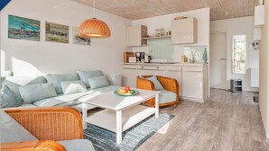 Living area - Ferienwohnung mit Kamin am Achterwasser in Lütow (Lütow)