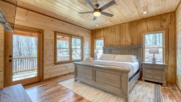 4 bedrooms, iron/ironing board, free WiFi, bed sheets