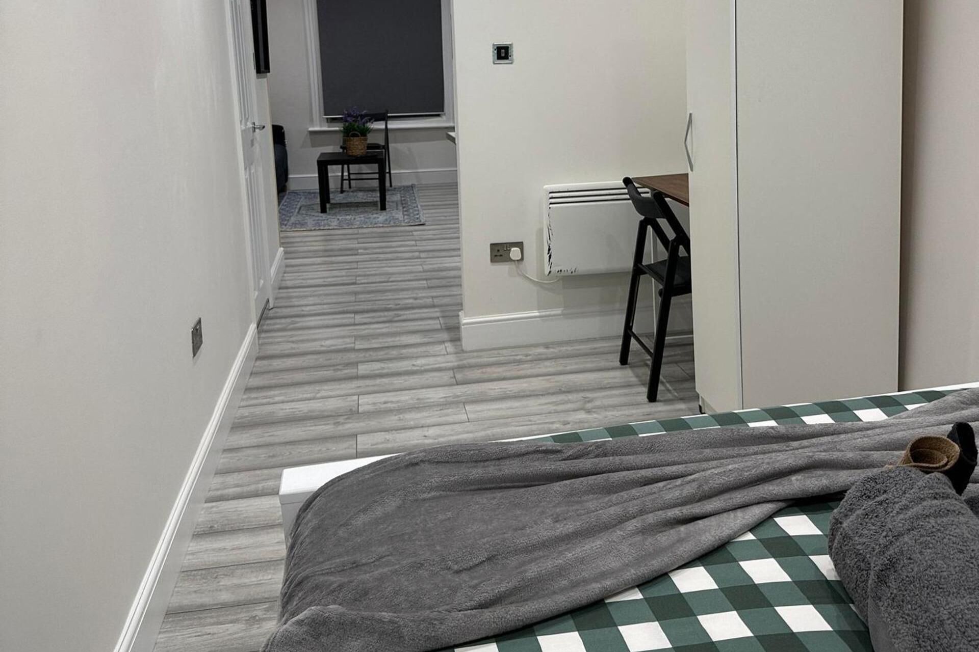 Bàn ủi/dụng cụ ủi quần áo, truy cập Internet không dây miễn phí 