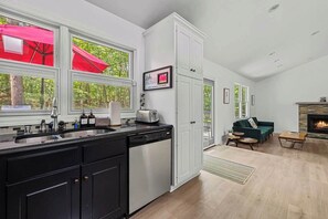 Fridge, microwave, oven, stovetop - Woodlands Vacay Home - EV Chrgr,Firepit,BBQ & Deck (New Buffalo)