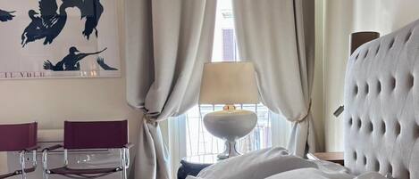 1 chambre, bureau, fer et planche à repasser, Wi-Fi