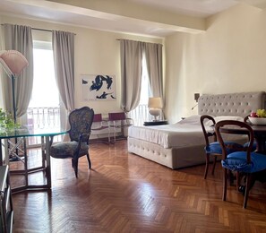 1 bedroom, desk, iron/ironing board, WiFi