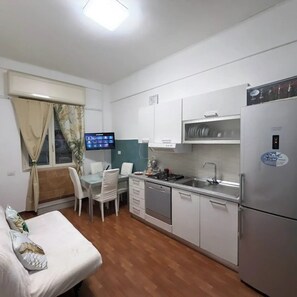 Interior - La Mano de Dios. apartment Spanish quarters, in the mural square.  (Napoli)