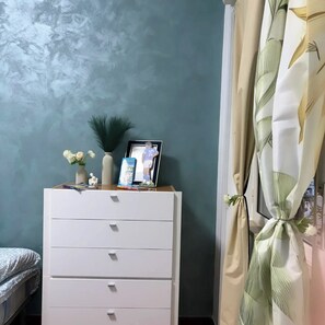 Interior - La Mano de Dios. apartment Spanish quarters, in the mural square.  (Napoli)