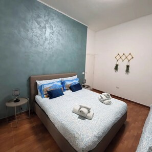 2 bedrooms, iron/ironing board, free WiFi, bed sheets