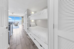 1 soverom, strykejern/-brett, wi-fi (inkludert) og sengetøy