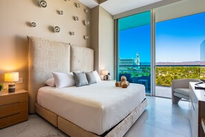 3 bedrooms, iron/ironing board, Internet, bed sheets - Ocean-view 5th-floor condo with 4 pools, sauna, steam room, huge balcony, & gym (Bucerias)