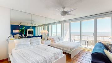 Fer et planche à repasser, accès Internet, draps fournis