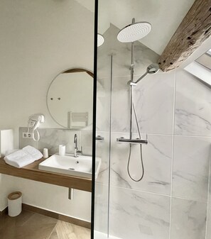 Tremannsrom | Bad | Toalettartikler (inkludert) og hårføner