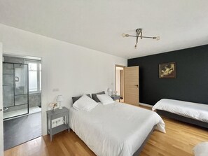 4 人部屋 | WiFi (無料)