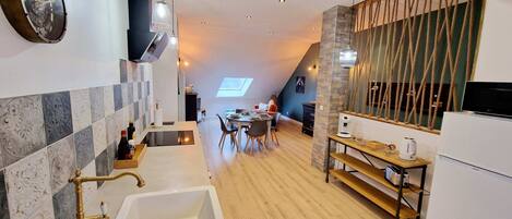 Fridge, microwave, oven, stovetop