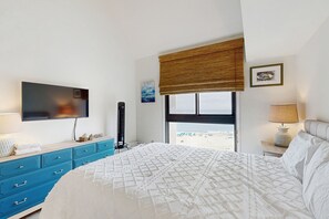 3 bedrooms, internet, bed sheets - Sea Colony condo with pools, tennis, beach, hot tub, gym, sauna, & balcony (Bethany Beach)
