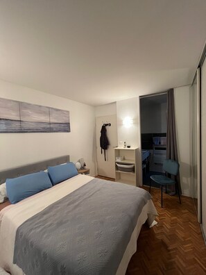 4 soverom, skrivebord, strykejern/-brett og wi-fi (inkludert)