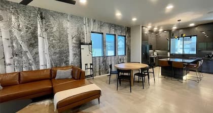 High-end Modern Cottage! Close to the all the best things Bozeman has to offer!