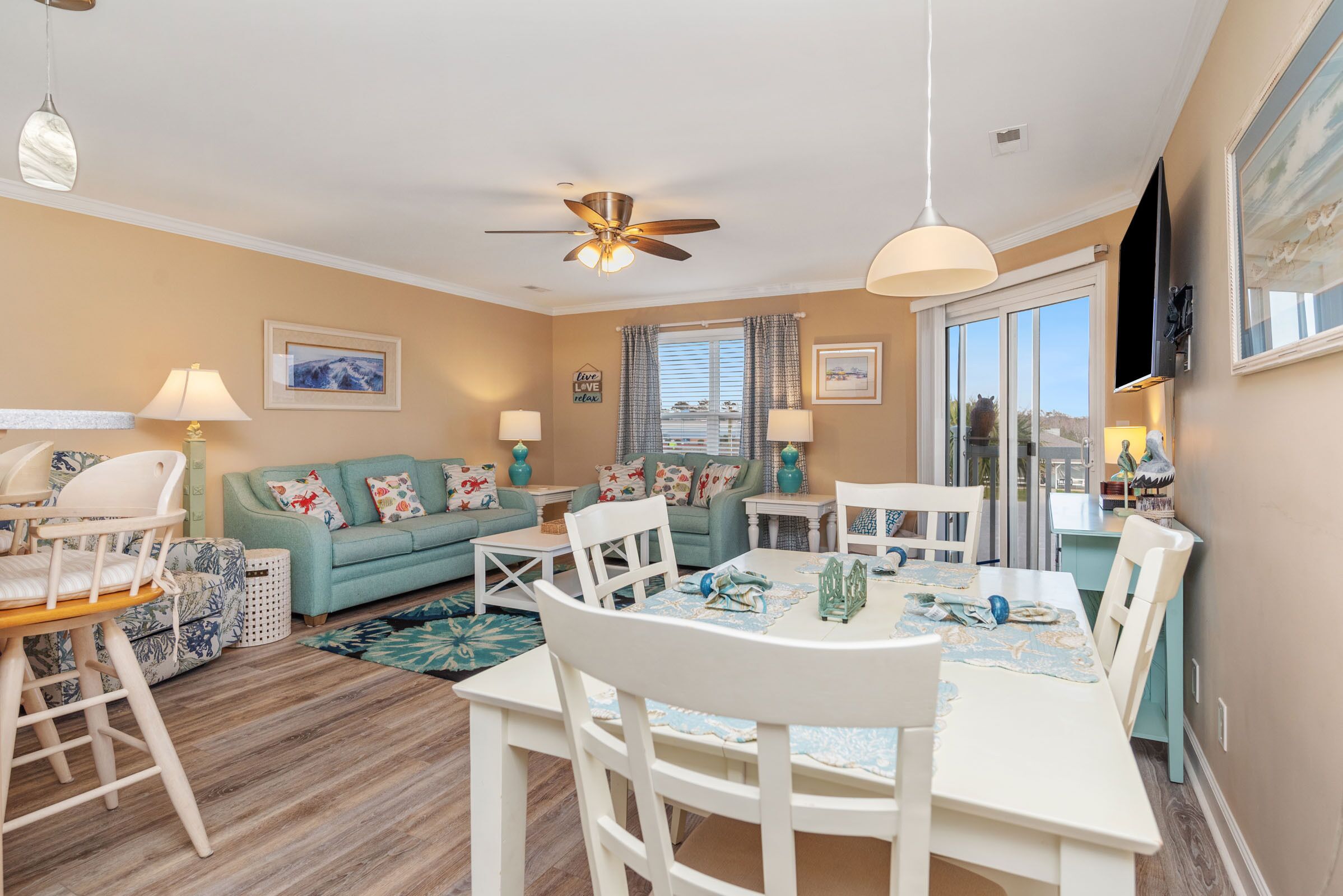 Turtle Tracks: Charming Condo Close to the Beach