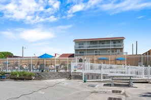 Exterior - Turtle Tracks: Charming Condo Close to the Beach (Oak Island)