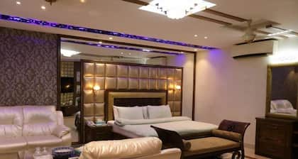 Seashell Grand hotel