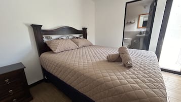 3 chambres, fer et planche Ă  repasser, Wi-Fi, draps fournis