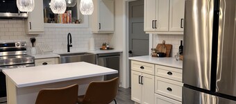 M’s Studio - Private Modern Luxury Apartment (close to Calypso Waterpark)