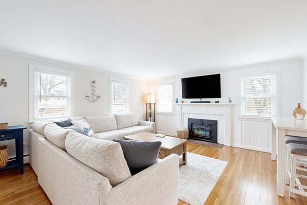 Télévision, cheminée