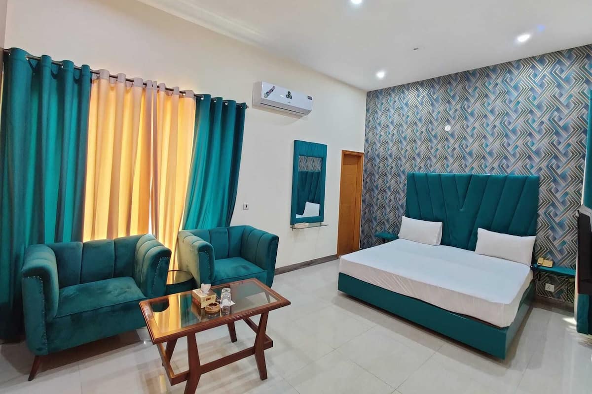 Deluxe Double Room | Soundproofing, iron/ironing board, free WiFi