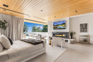 独立别墅, 多张床, 使用泳池, 泳池景观 (Swallow Sanctuary) | 起居区 | 65-英寸纯平电视(配备数码频道)、电视、壁炉