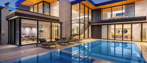 Outdoor pool, sun loungers