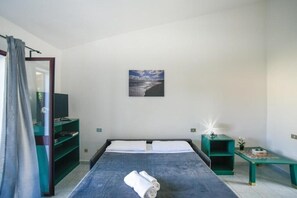 1 室のベッドルーム、WiFi