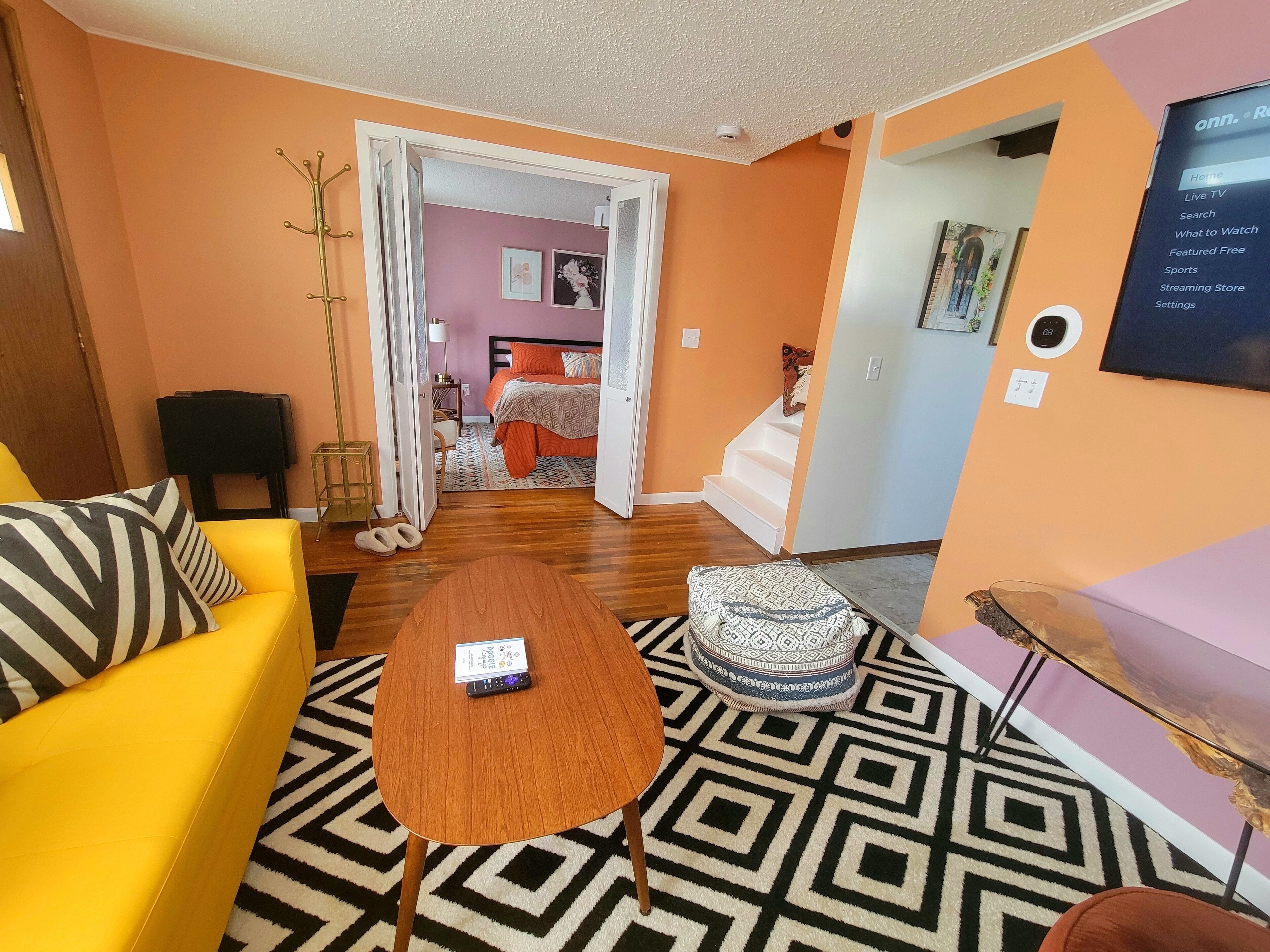 2 bedrooms, desk, travel crib, free WiFi