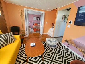 2 slaapkamers, een bureau, reisbedje, gratis wifi