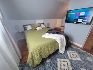 2 Schlafzimmer, Schreibtisch, Reisekinderbett, kostenloses WLAN