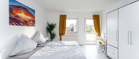 4 bedrooms, iron/ironing board, free WiFi, bed sheets