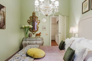 3 slaapkamers, een strijkplank/strijkijzer, beddengoed