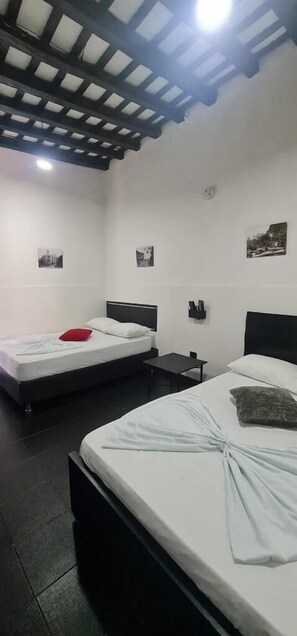 经济客房 | 客房内保险箱、免费 WiFi、床单