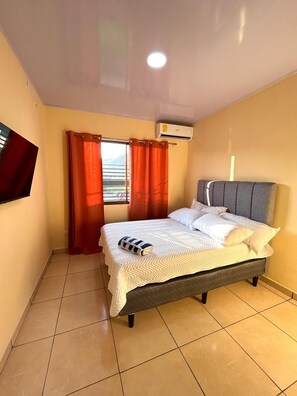 2 bedrooms, WiFi - Discover beachfront bliss in Jaco (Quebrada Bonita)