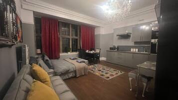 Studio | Living area