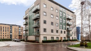 Exterior - Riverside Retreat Modern Flat in Brentford (London)