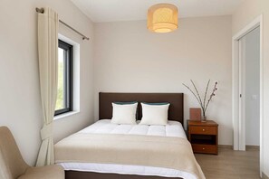 3 室のベッドルーム、アイロン / アイロン台、WiFi、ベッドシーツ