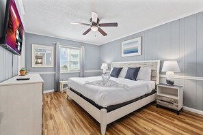 2 slaapkamers, een bureau, een strijkplank/strijkijzer, gratis wifi