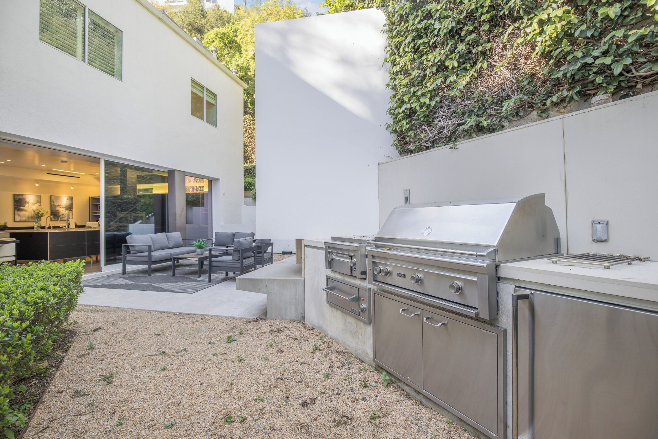 Maison luxueuse, Plusieurs lits, accès à la piscine, vue sur la piscine (Rising Glen) | Terrasse/patio