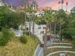 Exterior - Rising Glen (West Hollywood)