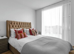 1 bedroom, iron/ironing board, free WiFi, bed sheets - Luxury Downtown Reykjavik Condo w/ Views (Reykjavík)