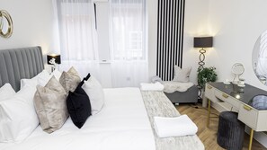 1 bedroom, desk, iron/ironing board, free WiFi