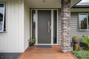 Exterior detail - Bach 32 - Taupo Holiday Home (Taupo)