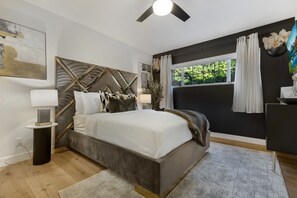 Maison Luxe, plusieurs lits, accès piscine, vue piscine (Erwin Estate) | 5 chambres, décoration personnalisée, ameublement personnalisé, bureau