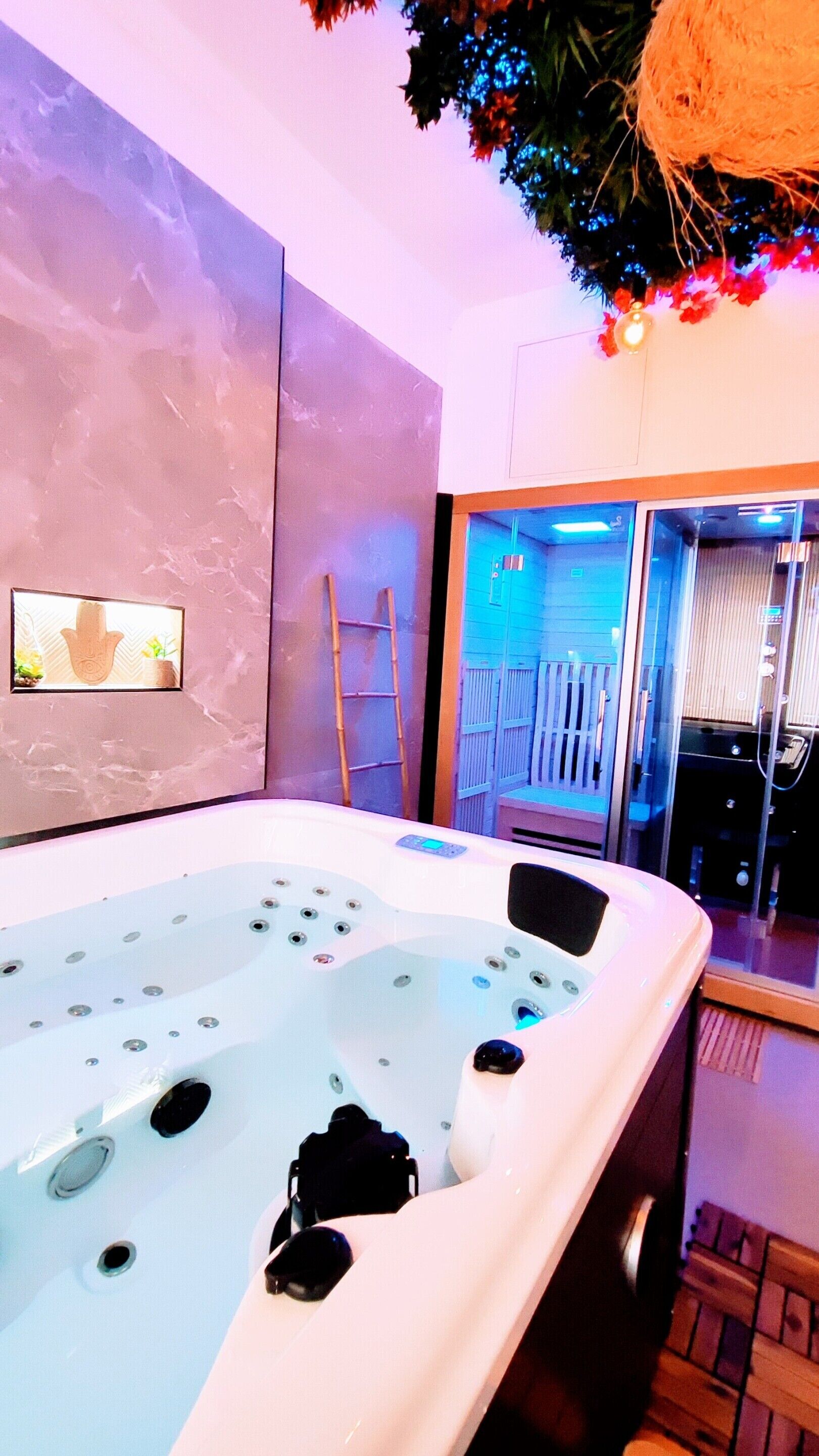 Sauna, bain à remous, hammam