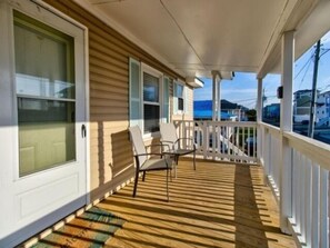 Terrace/patio - A Whelk on the Beach-Upper by RedAwning (Carolina Beach)