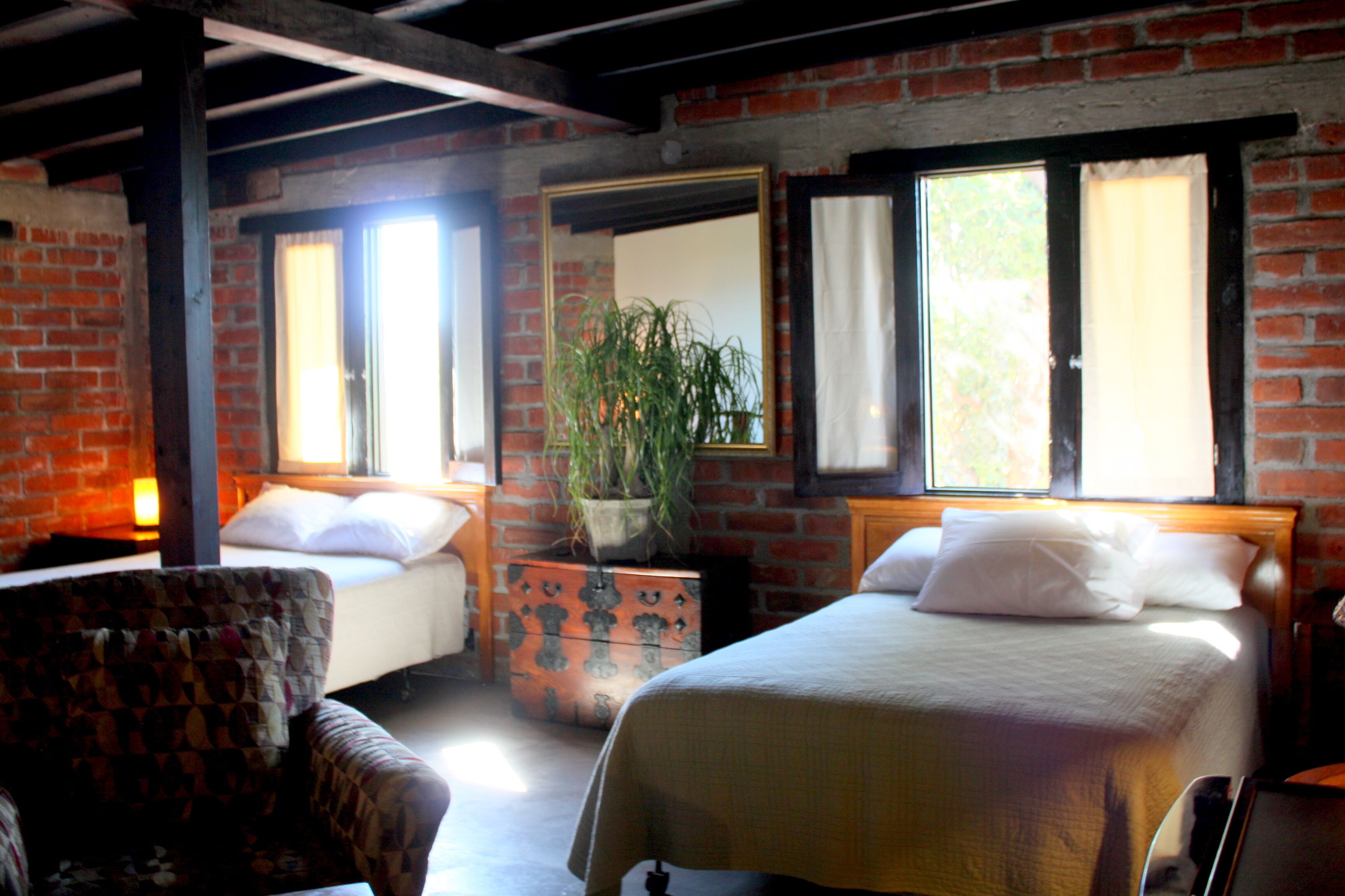 Cabaña, 2 camas matrimoniales, vista a la montaña | Decoración personalizada y muebles diferentes 