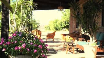 Cabin, 2 Double Beds, Mountain View | Individually decorated, individually furnished, iron/ironing board